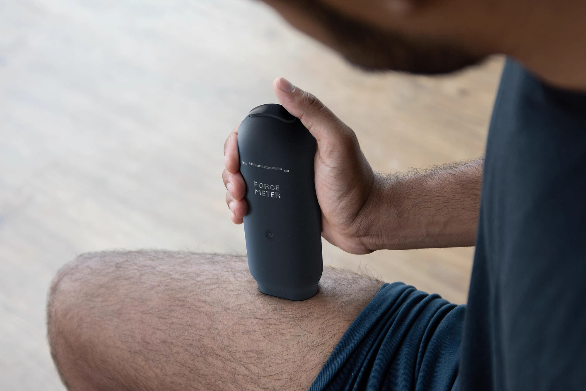 Patient self-injecting with the Aalto autoinjector