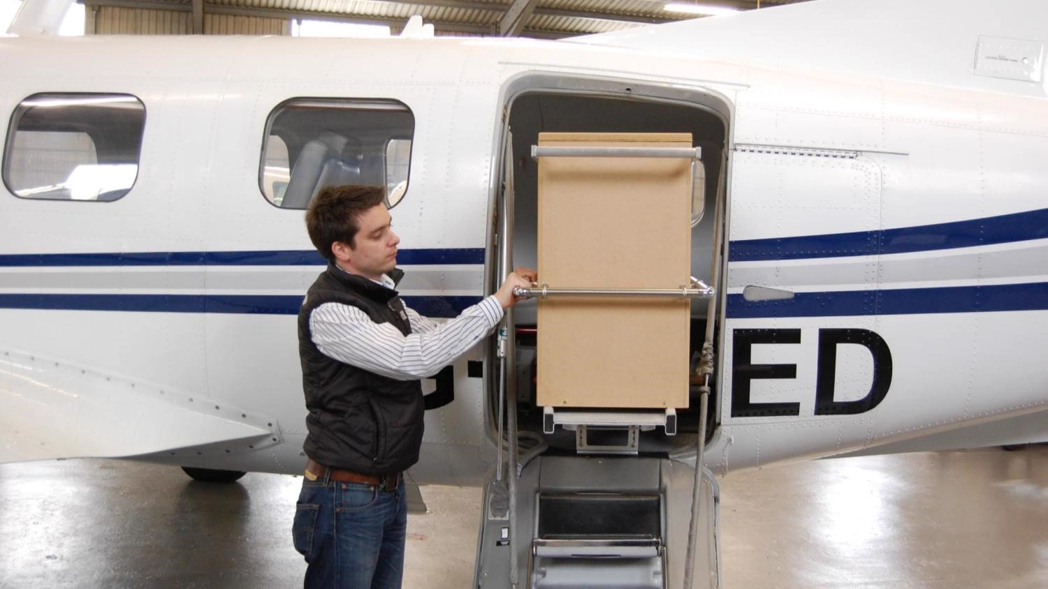 Loading a mock-up into a light aircraft